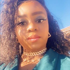 Meet your Posher, Marie-laure